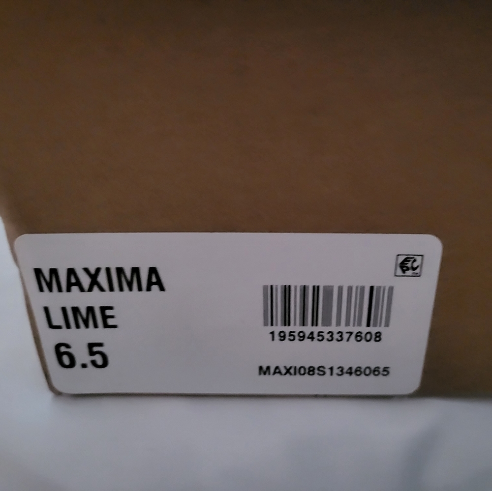 Womens sneakers